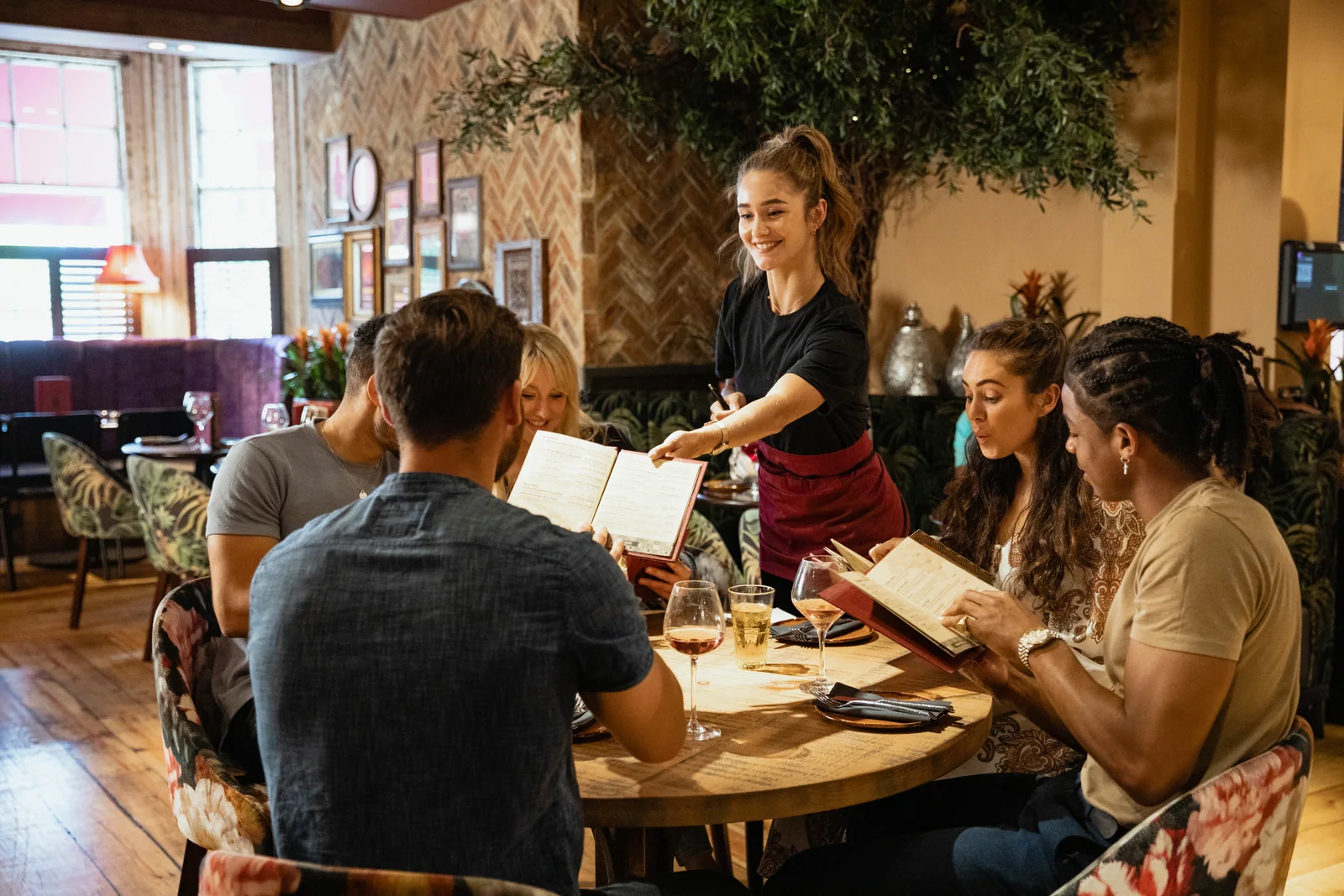 How to Build a Restaurant Website in Canada